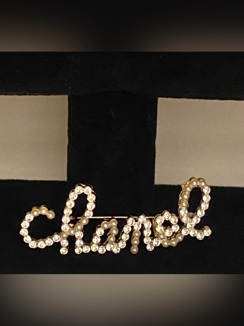 Fashion Jewelry Gold-Tone Script Brooch C-C-with Clear Crystals and Pearls